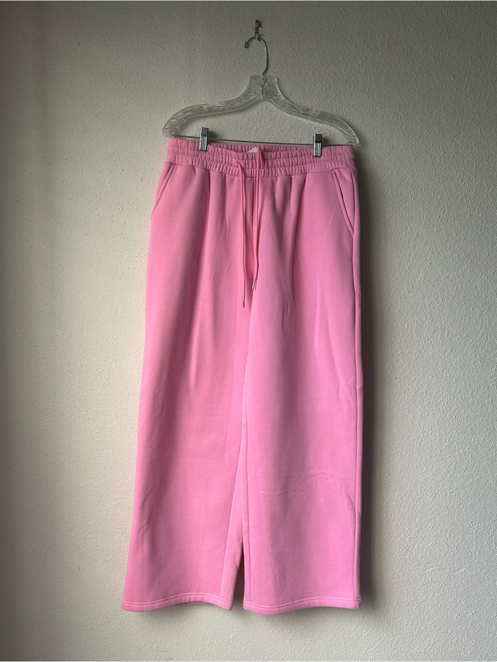 Trendy Queen wide leg pink sweatpants NWT size medium. - Picture 6 of 9